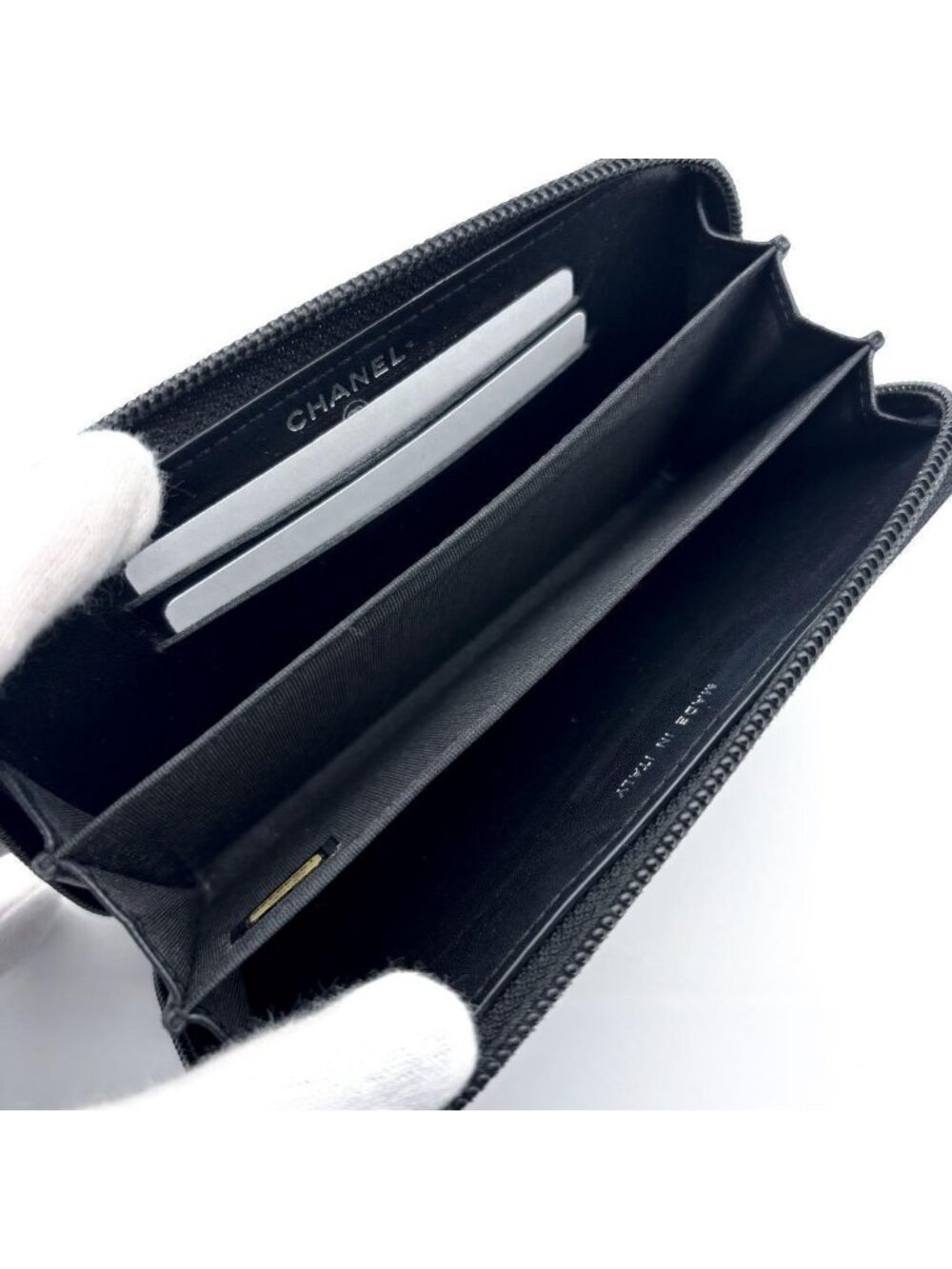 Chanel Wallet Boy Round - Picture 4 of 14